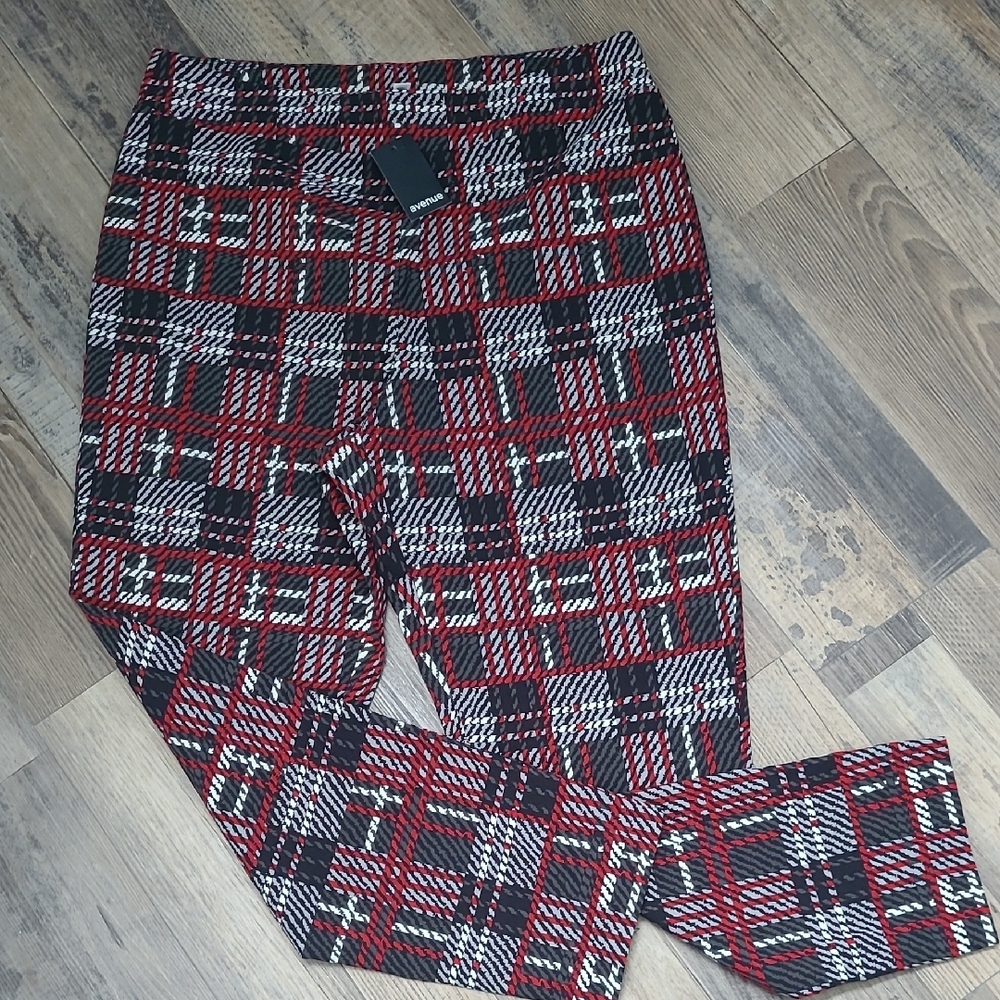 NEW Red Black Gray Size 18 Jemma Check Printed Pull On Avenue Stretch Pants